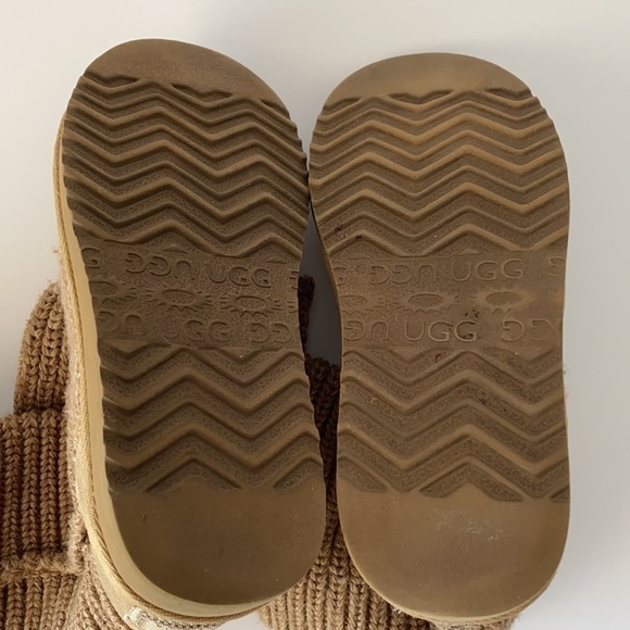 UGG Classic Cardy Tall Tan Knit Boots Size 5 - Picture 6 of 8